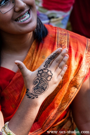 indian-wedding-gaye-holud-activities-mehndi