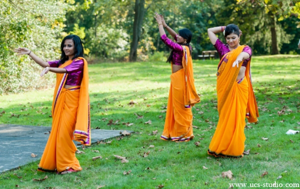 indian-wedding-gaye-holud-tradtions-outside-colorful-lengha