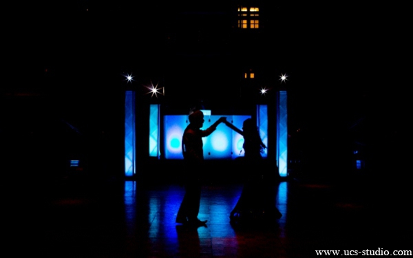 indian-wedding-reception-bride-groom-lighting-ideas