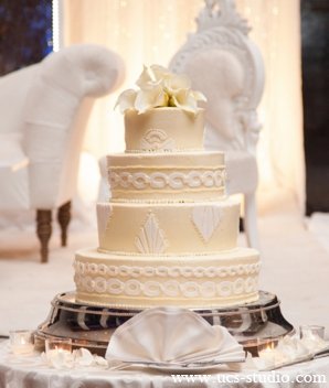 indian-wedding-reception-cake-cream-white