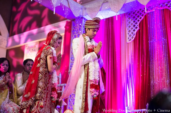 indian-wedding-ceremony-customs-bride-groom-lighting