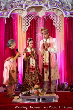 indian-wedding-ceremony-lighting-customs-bride-groom