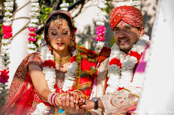 indian-wedding-bride-groom-ceremony-mandap