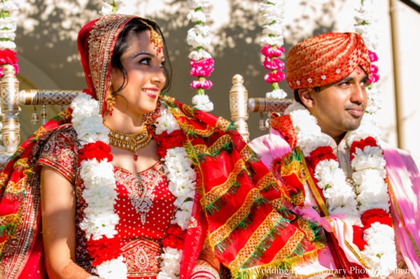 indian-wedding-bride-groom-couple-jai-mala