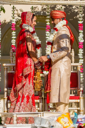 indian-wedding-bride-groom-in-the-mandap