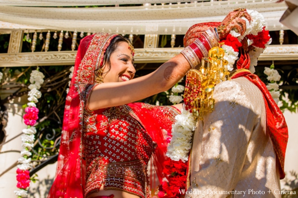 indian-wedding-bride-groom-jai-malas