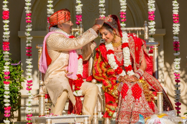 indian-wedding-bride-groom-mandap-garlands