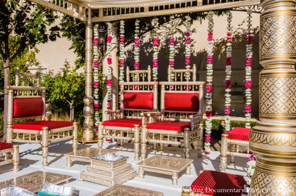 indian-wedding-tradtional-mandap-red-gold