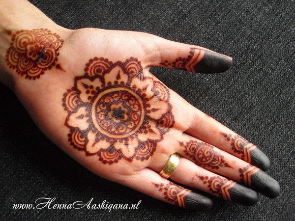 mehdni maharani finalist: Henna Aashiqana