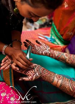 KM Henna Artistry submitted beautiful mehndi designs for our 3rd Annual Mehndi Maharani Contest.