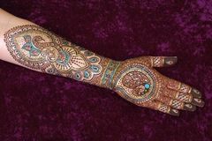 This incredible mehndi artist is a featured finalist in our annual henna contest!