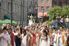 This groom kicks off the wedding with a grand baraat!