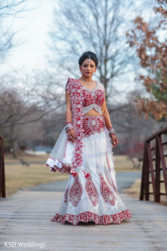 This Indian bride poses for beautiful outdoor portraits for her wedding.