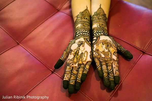 Mehndi details.