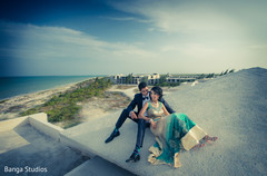 Portraits of the bride and groom in Cancun, Mexico