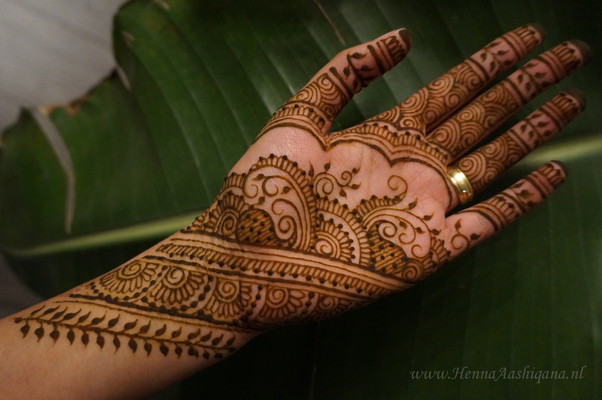 Intricate Henna Design by Ash Kumar