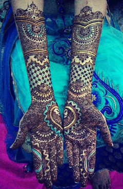 As a finalist in our annual mehndi contest, this super talented artist brings us amazing designs!