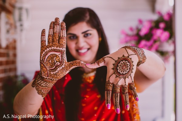 Mehendi | Sangeita Chauhaan's bridal photoshoot is fun, endearing and  #goals at the same time Photogallery at BollywoodLife.com