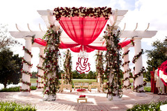 The outdoor Indian wedding ceremony takes place!