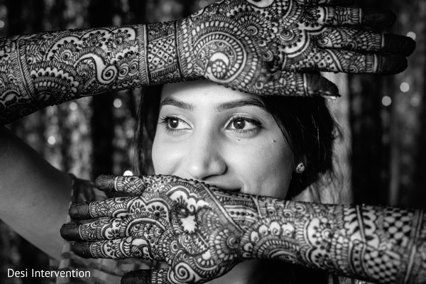 Mehndi Hands