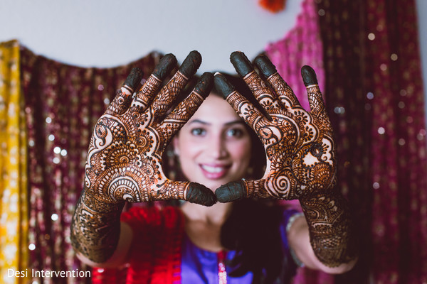 Mehndi Hands