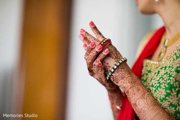 Mehndi Hands