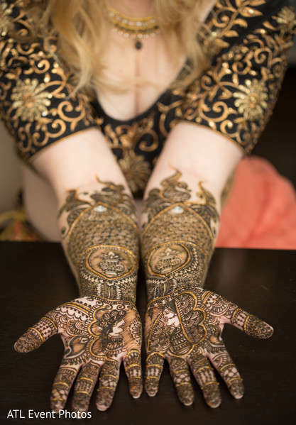 Ajay Mehndi Arts Mehndi Artists in Mumbai | Fabweddings.in