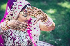 mehndi hands