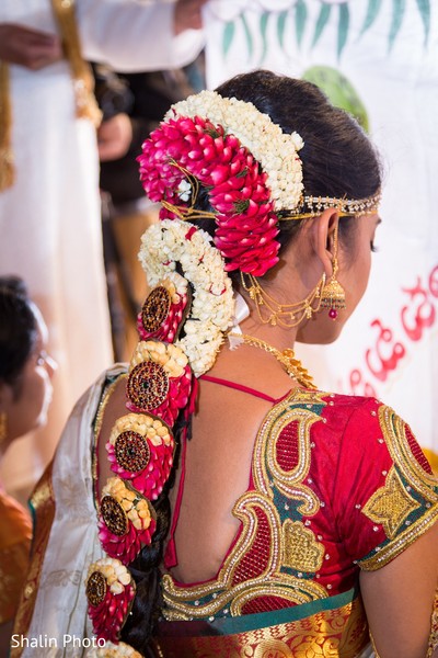 Can you show me some best Indian bridal hairstyles? - Quora