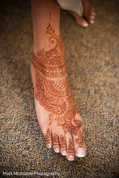 mehndi feet