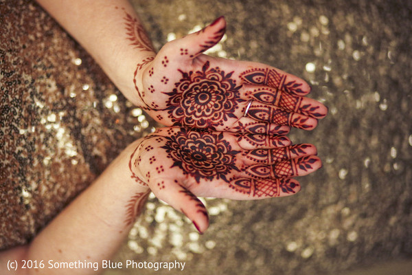 mehndi hands