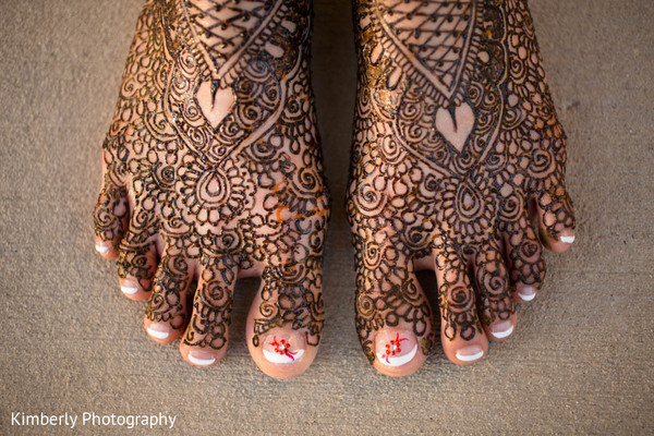 mehndi feet