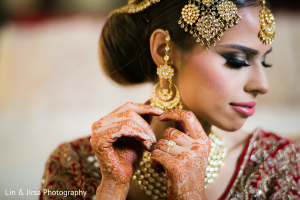 indian bride getting ready