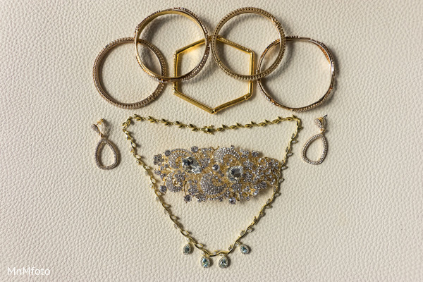 gold wedding jewelry