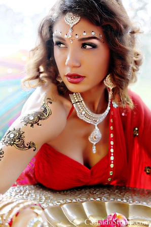 Indian bridal hair and makeup ideas for vintage bride